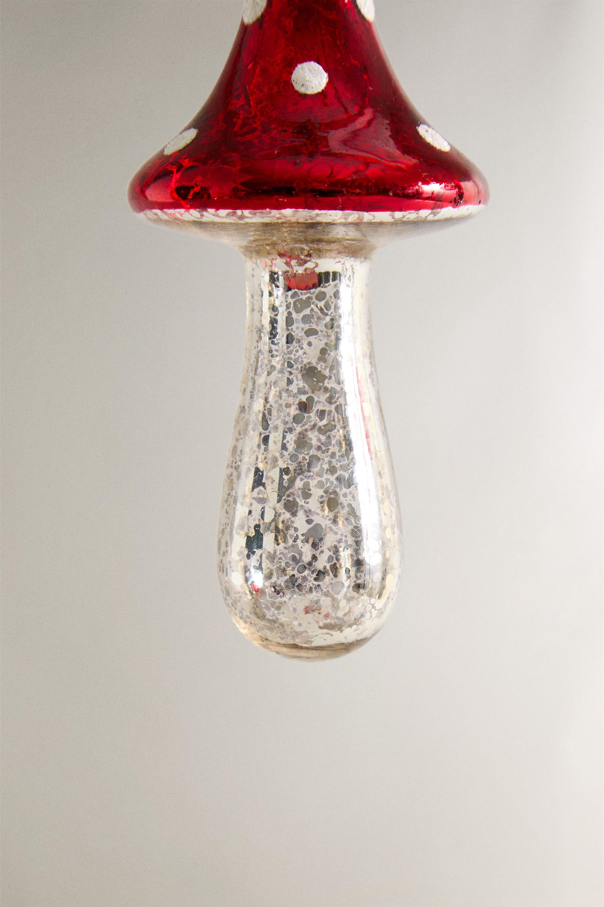 RED MUSHROOM CHRISTMAS TREE ORNAMENT